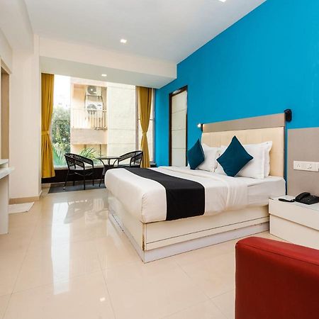 Hotel Aura - Near Malad Link Road Gorai Esterno foto