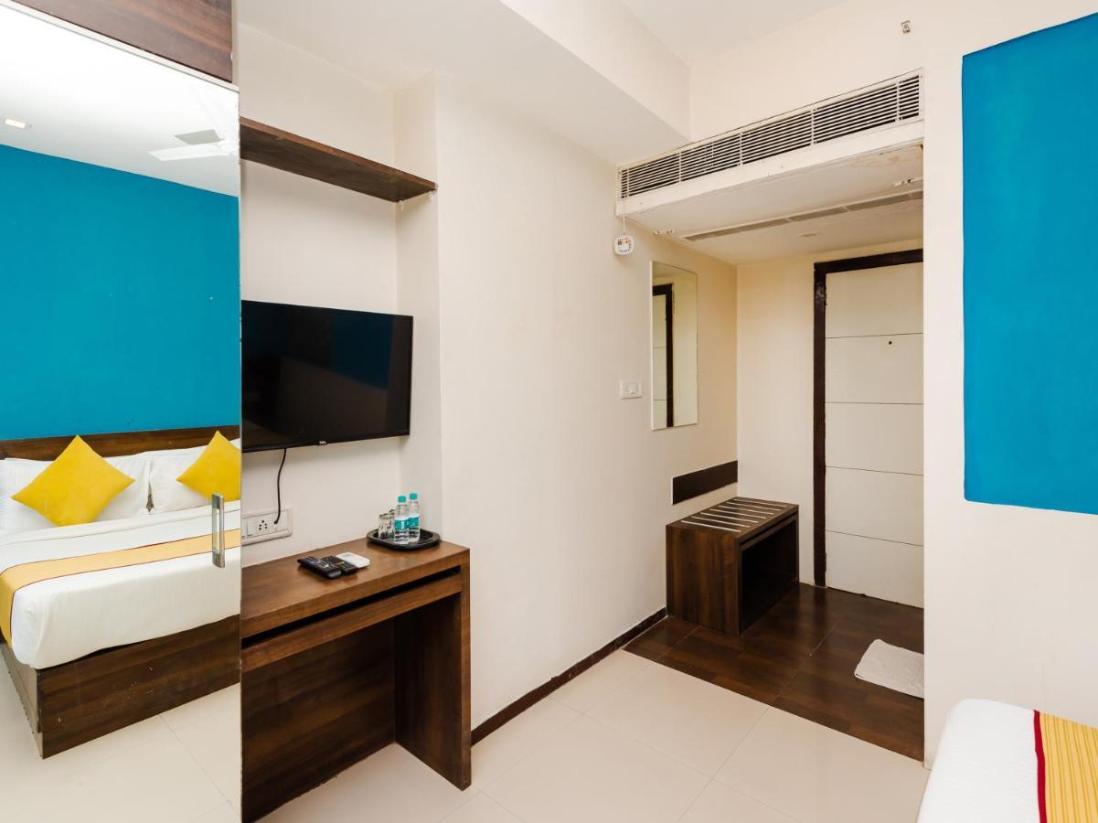 Hotel Aura - Near Malad Link Road Gorai Esterno foto