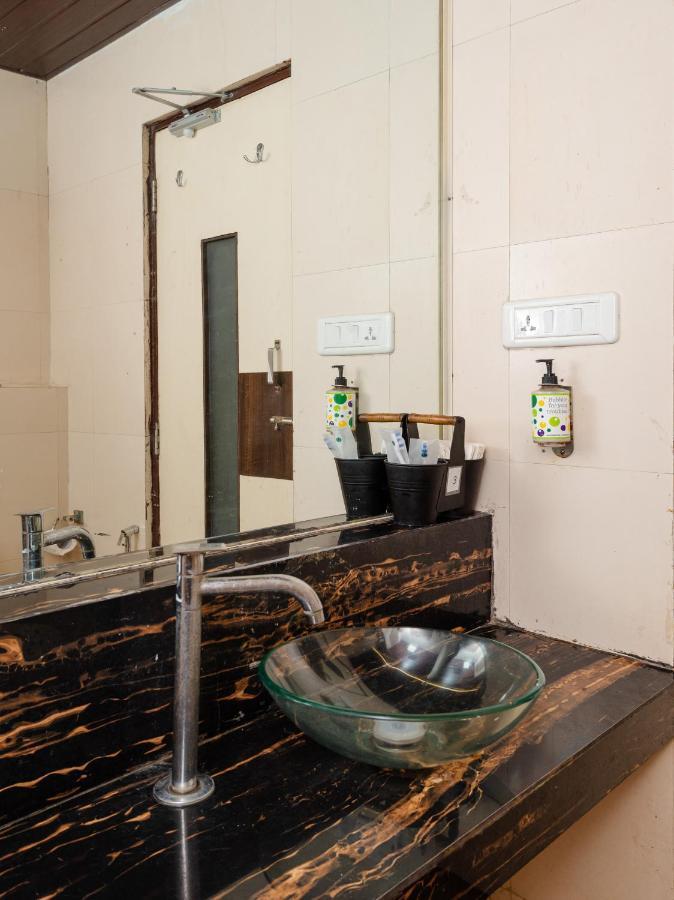 Hotel Aura - Near Malad Link Road Gorai Esterno foto