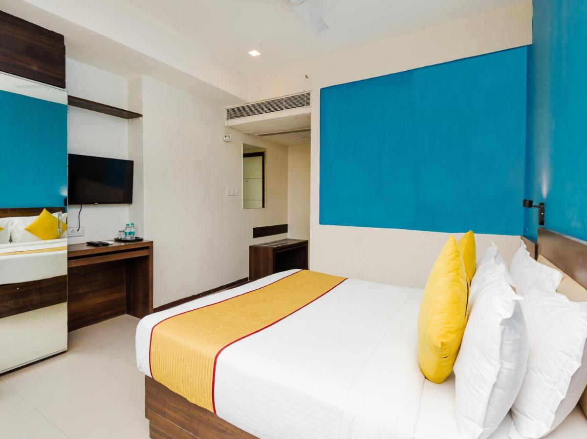 Hotel Aura - Near Malad Link Road Gorai Esterno foto