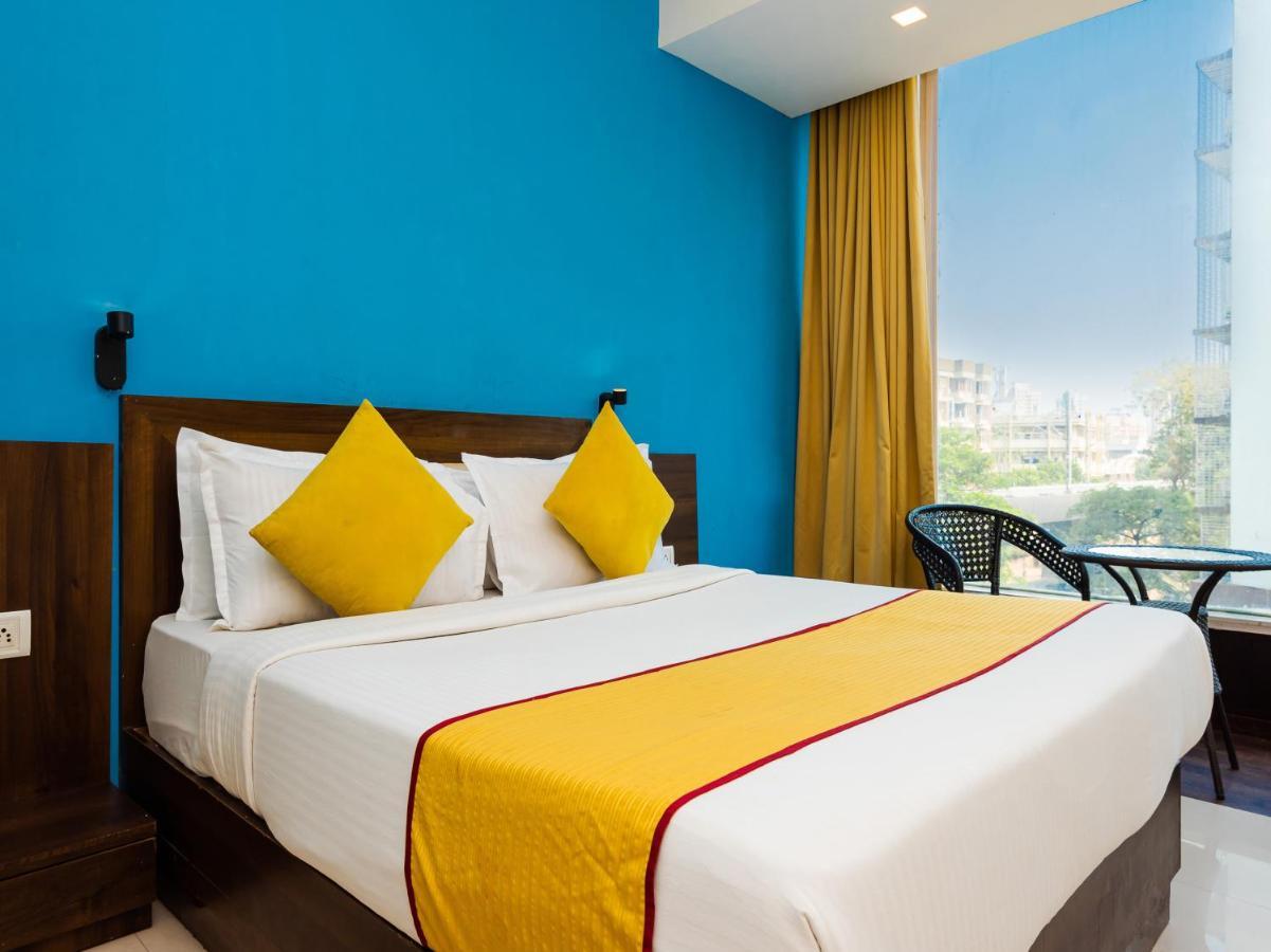Hotel Aura - Near Malad Link Road Gorai Esterno foto
