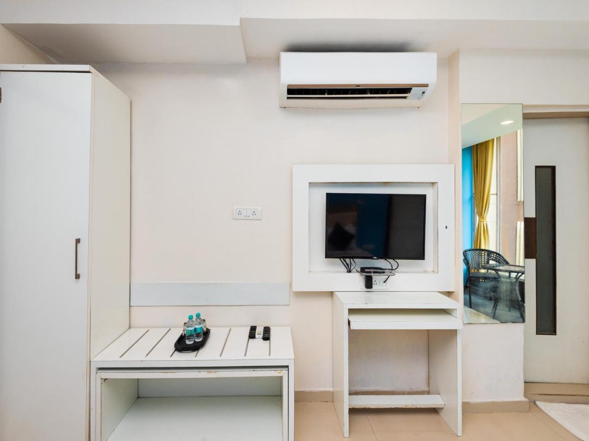 Hotel Aura - Near Malad Link Road Gorai Esterno foto