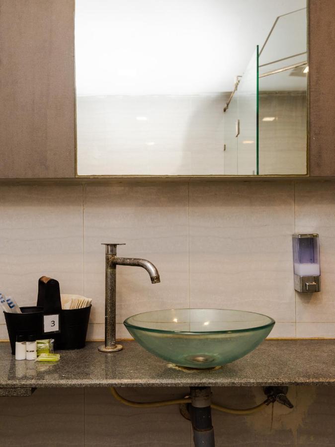 Hotel Aura - Near Malad Link Road Gorai Esterno foto