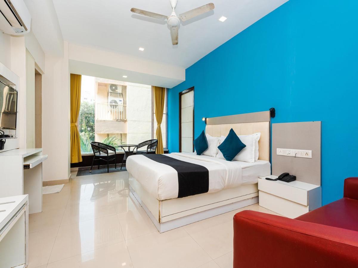 Hotel Aura - Near Malad Link Road Gorai Esterno foto